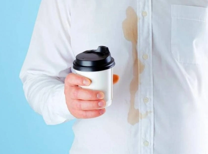 Цей кухонний засіб миттю видаляє кавові плями — перевірено на практиці!